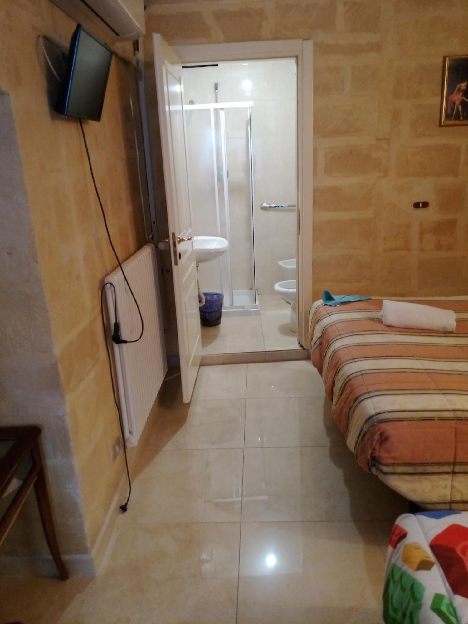 Bed and Breakfast Parking Included Matera Pokoj fotografie